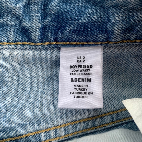 Ripped Boyfriend Jean - Picture 4 of 4